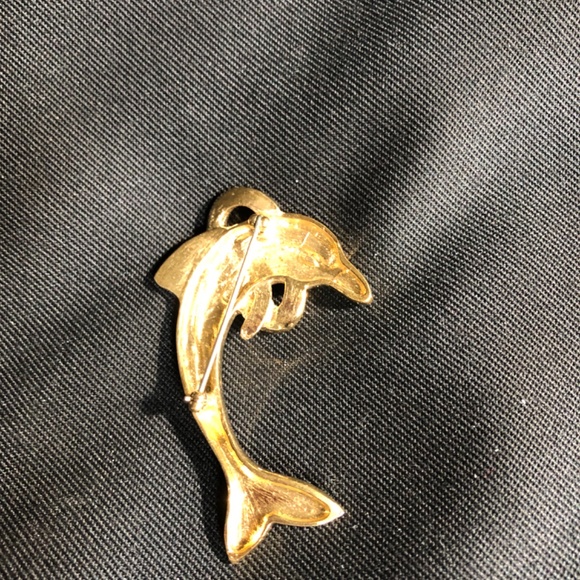 Dolphin Pin / Costume Jewellery - Picture 2 of 2
